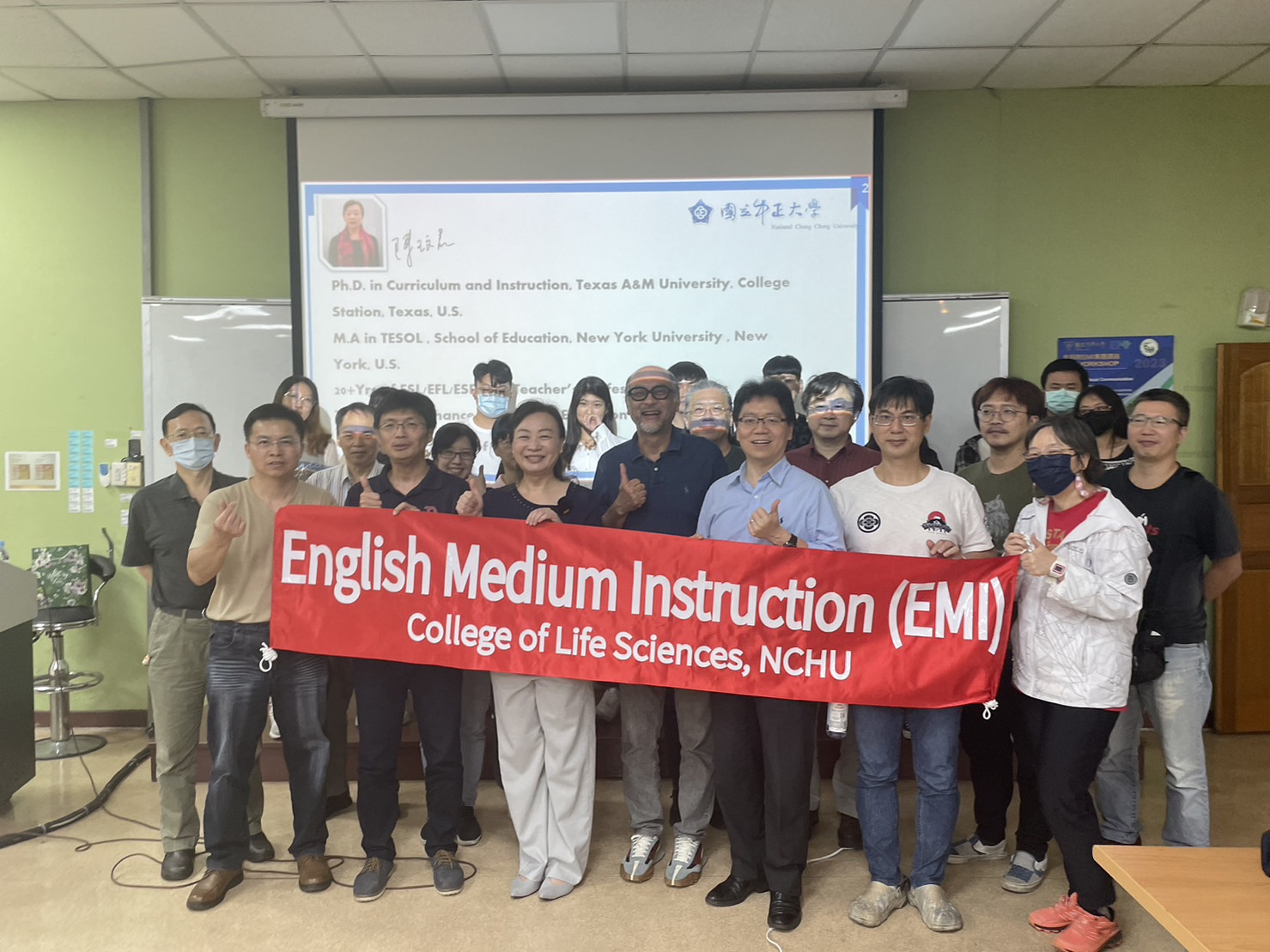 EMI WORKSHOP : Verbal and Visual Communication for EMI ClassroomGina - Wen-Chun Chen, Ph.D.